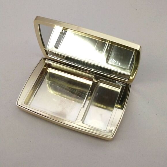Estee Lauder Refillable Blush Compact New - Picture 2 of 2